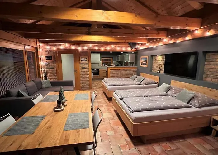 Pod Rejvizem Chalet *